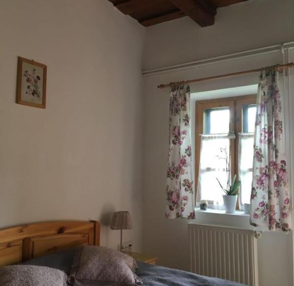 スタンダードルーム, Tugári Vendégház