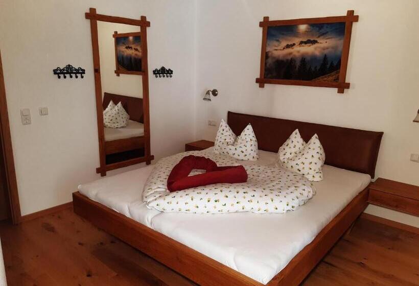 침실 1개 아파트, Brüglhuberhof