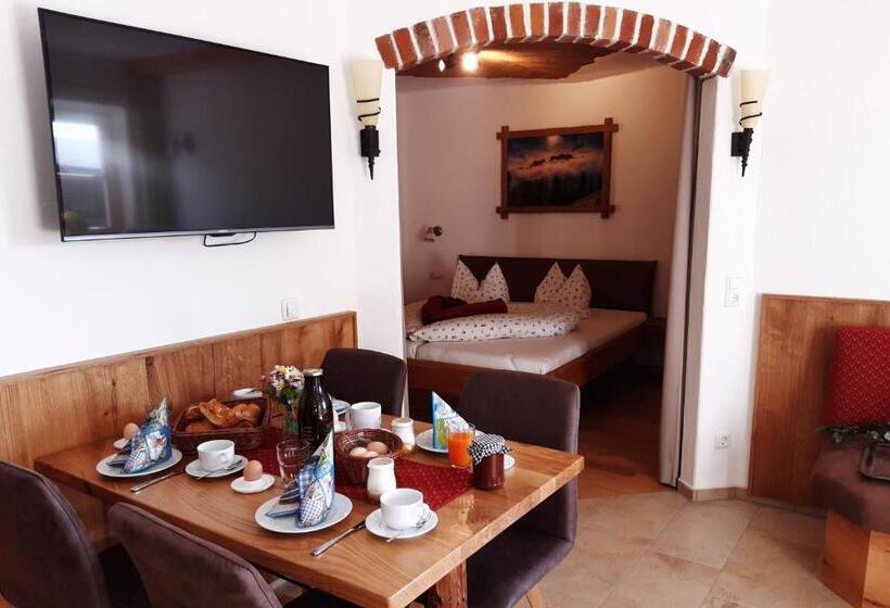 침실 1개 아파트, Brüglhuberhof