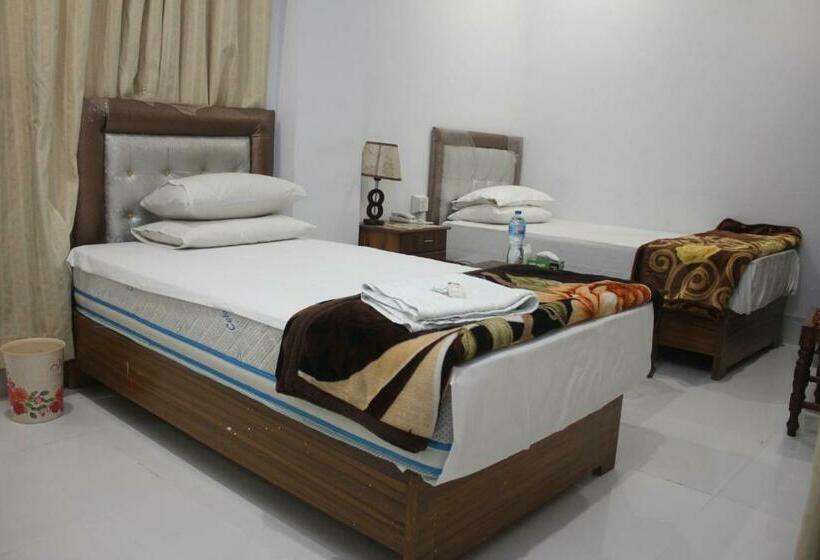 اتاق استاندارد با چشم‌انداز باغ, Pakistan Club Inn