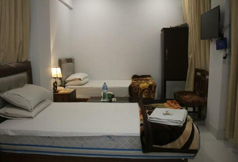 اتاق استاندارد با چشم‌انداز باغ, Pakistan Club Inn