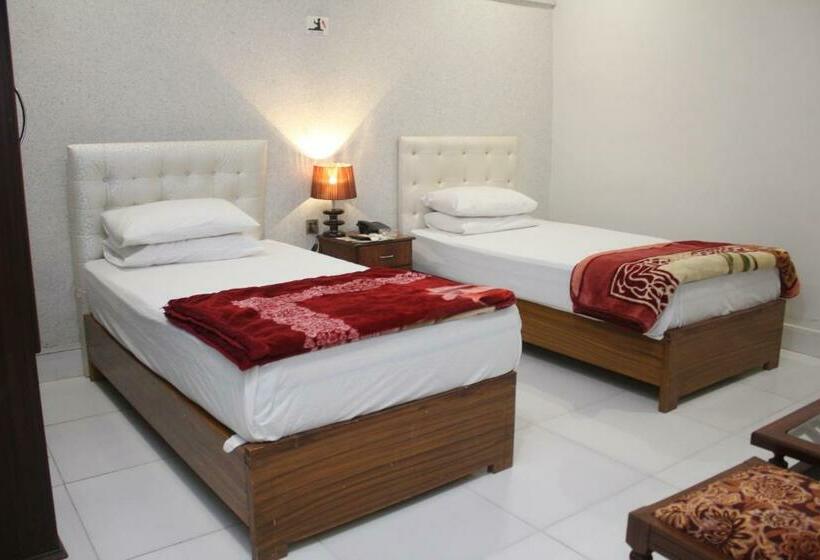 اتاق استاندارد با چشم‌انداز باغ, Pakistan Club Inn