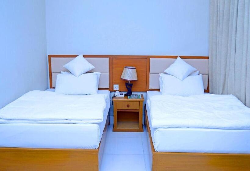 اتاق استاندارد با چشم‌انداز باغ, Pakistan Club Inn