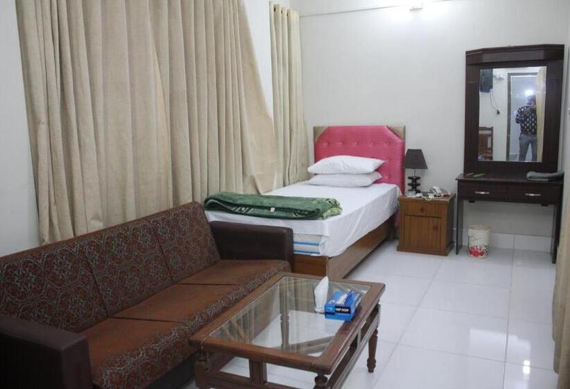 اتاق یک تخته با چشم‌انداز باغ, Pakistan Club Inn