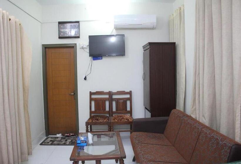 اتاق یک تخته با چشم‌انداز باغ, Pakistan Club Inn