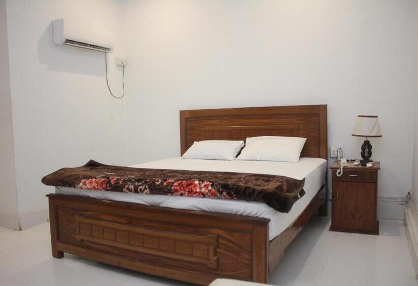 اتاق لوکس, Pakistan Club Inn
