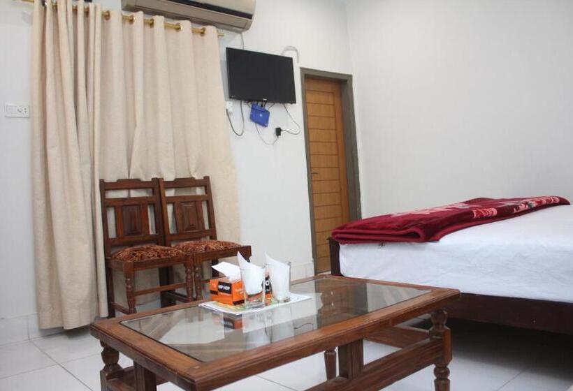 اتاق لوکس, Pakistan Club Inn
