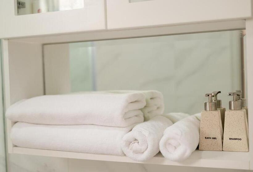 اتاق استاندارد با بالکن, The View