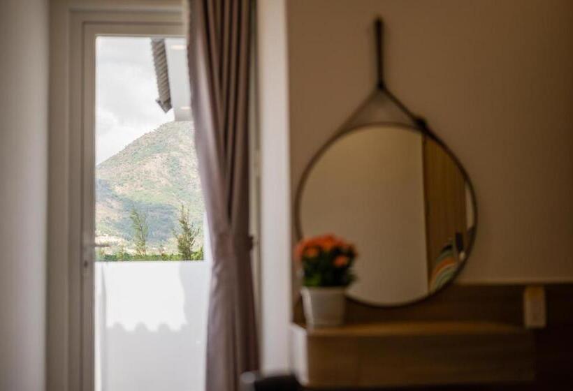 اتاق استاندارد با بالکن, The View