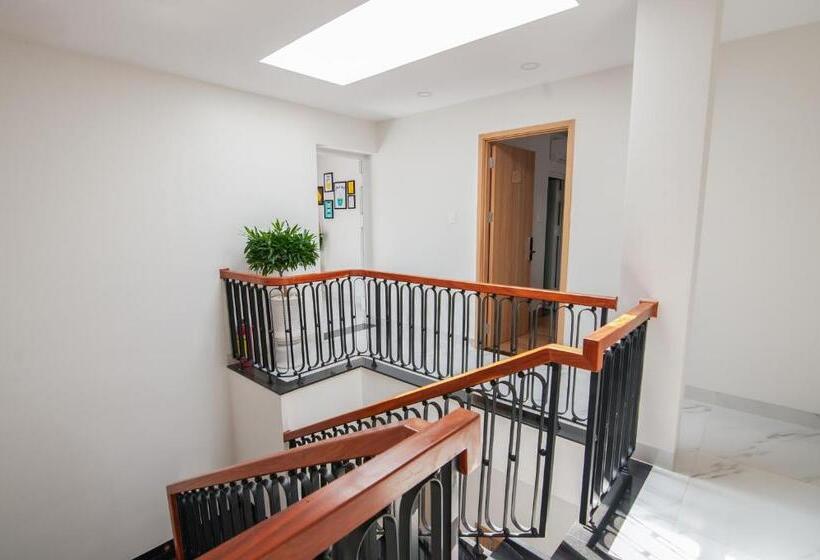 اتاق استاندارد با بالکن, The View