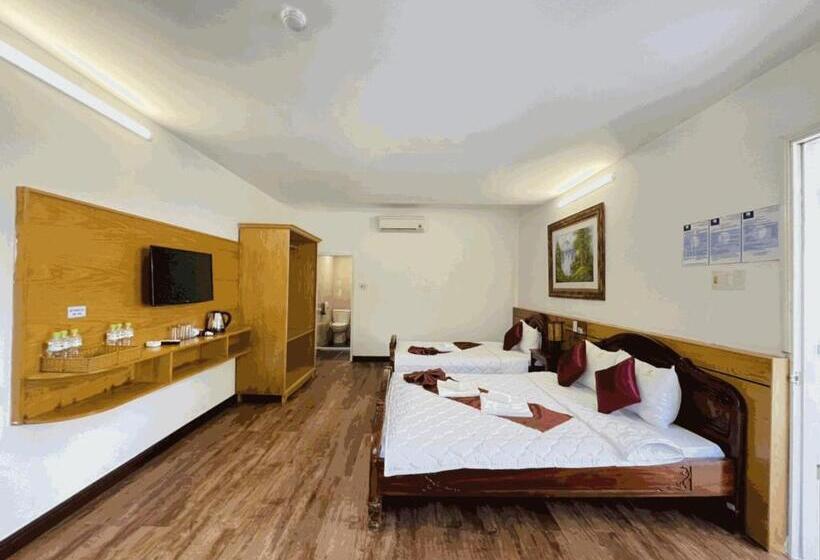 اتاق استاندارد سه تخته با چشم‌انداز باغ, Kega Lighthouse Resort Bình Thuận
