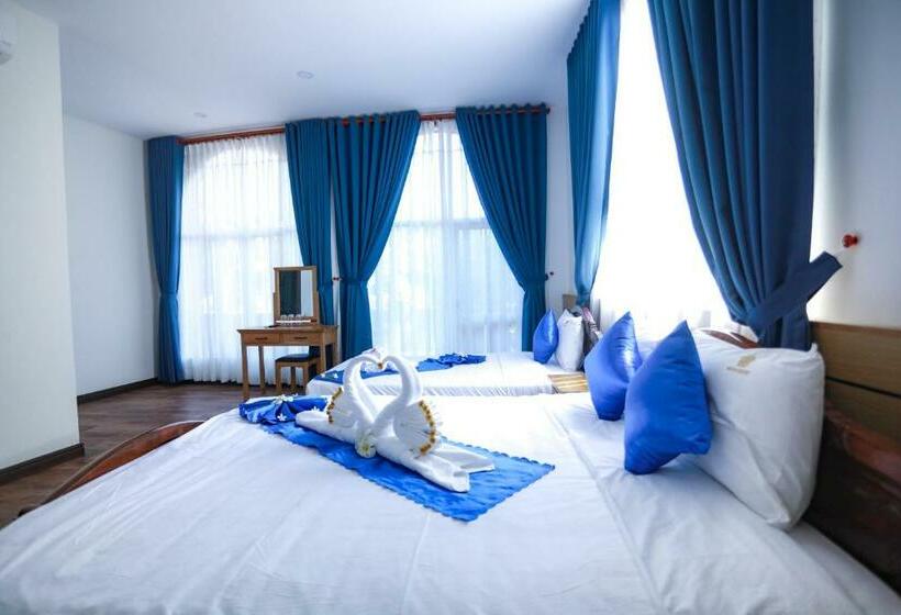 اتاق لوکس سه تخته, Kega Lighthouse Resort Bình Thuận