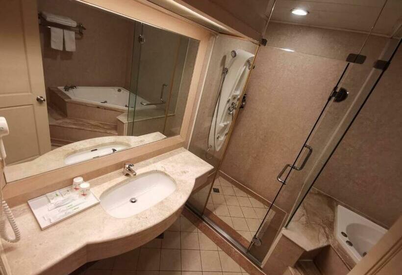 سوییت لوکس, Mumu Motel