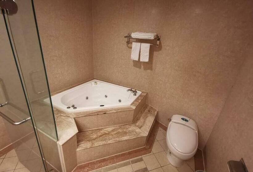 سوییت لوکس, Mumu Motel