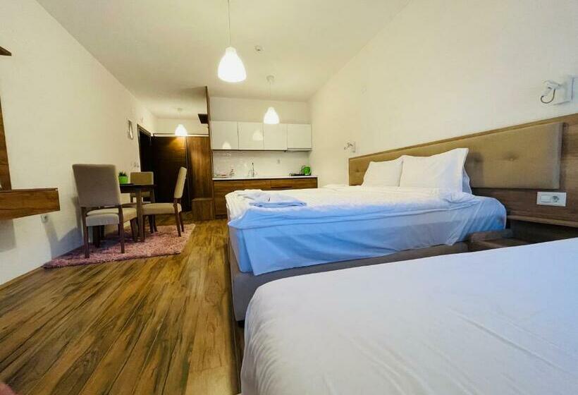 سوییت جونیور, Fuk Tak Apartmani&restoran