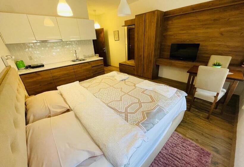 سوییت جونیور, Fuk Tak Apartmani&restoran