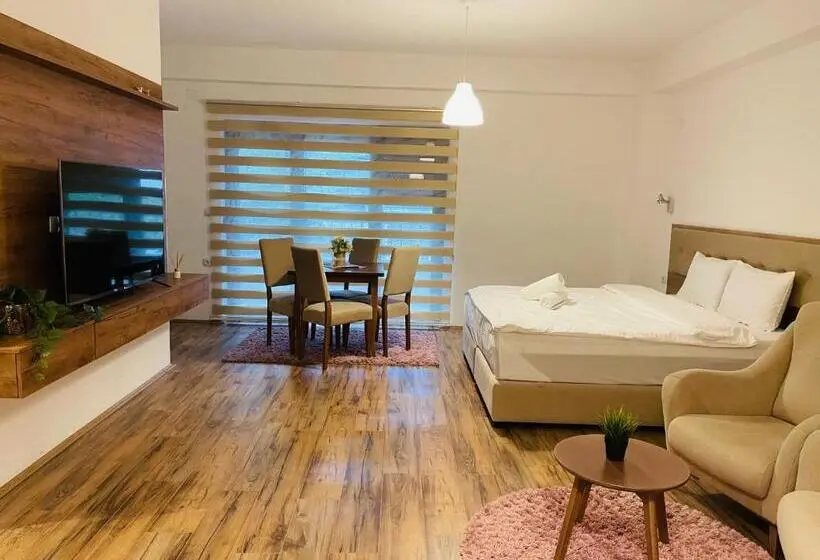 آپارتمان 1 خوابه با تراس, Fuk Tak Apartmani&restoran
