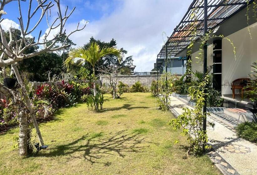 Номер Стандарт Вид на Бассейн, Villa Luwih Pandawa
