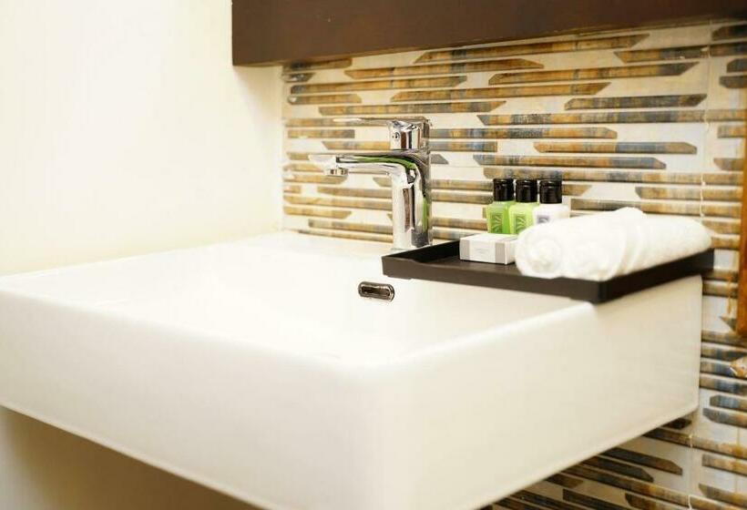 Номер Стандарт, Village Hotel Northern Point