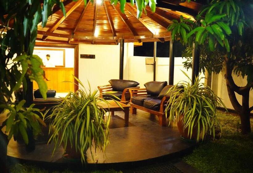 家庭套房, Village Hotel Northern Point