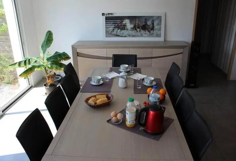 Standard Kolmen Hengen Huone, B&b La Lyre