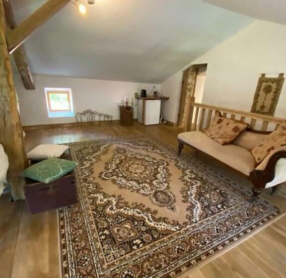 Family Suite, Bachellerie