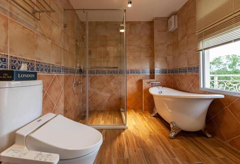 اتاق استاندارد چهار تخته, Deja Vu B&b