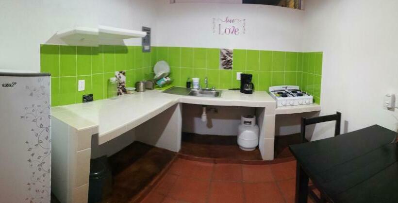 إستديو قياسى مطل على حمام السباحة, Casa Puerto Bonito & Private Coworking