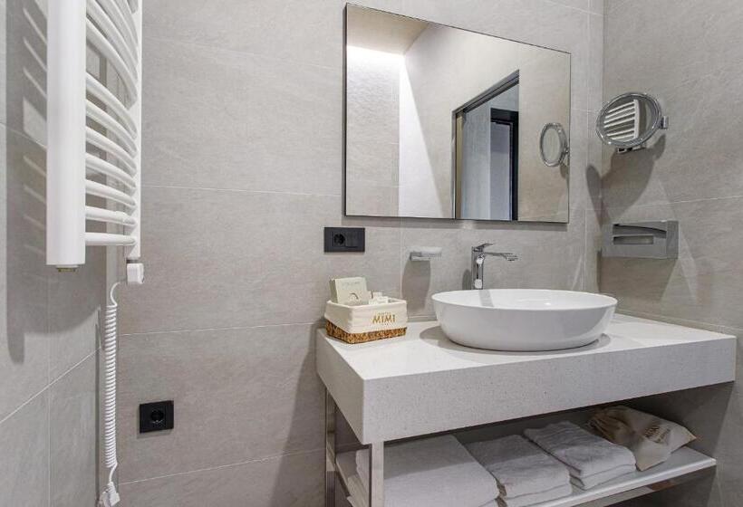 اتاق سوپریور, Castel Mimi Wine Resort