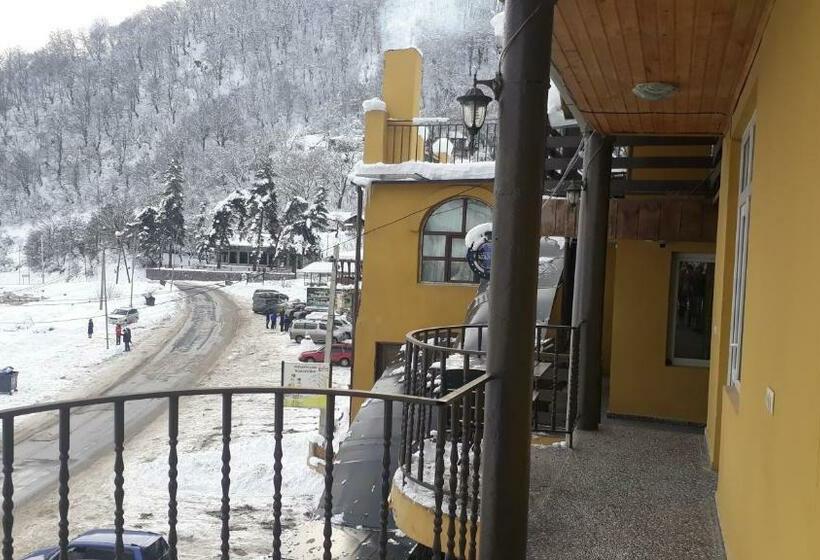 اتاق استاندارد با چشمانداز کوهستان, Chabarukhi