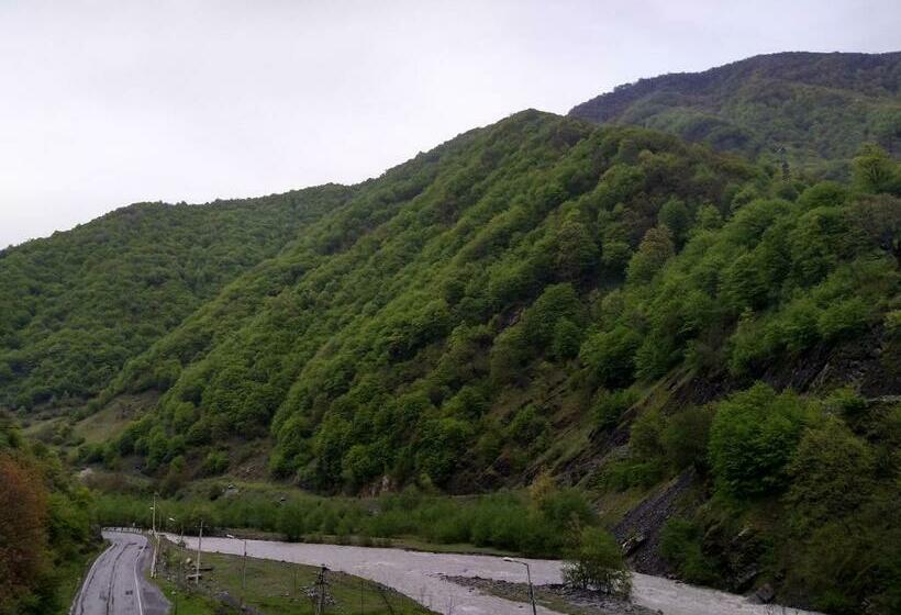 اتاق استاندارد با چشمانداز کوهستان, Chabarukhi