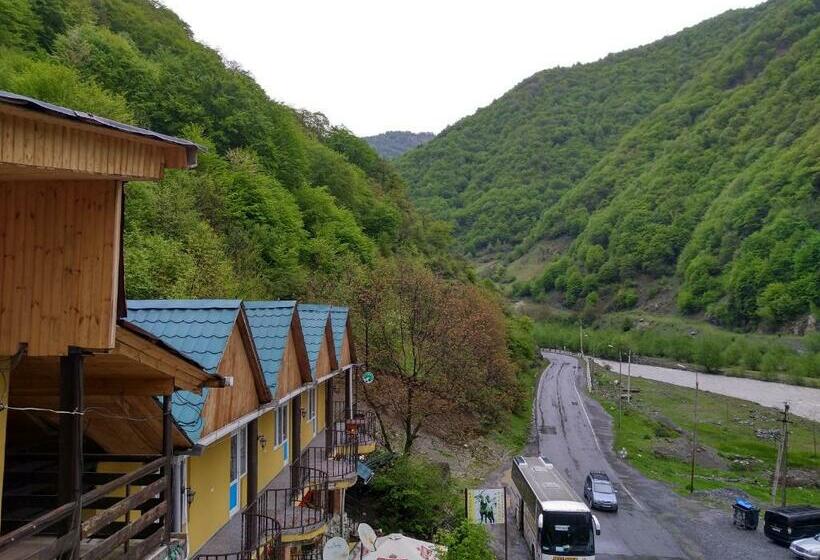 اتاق استاندارد با چشمانداز کوهستان, Chabarukhi