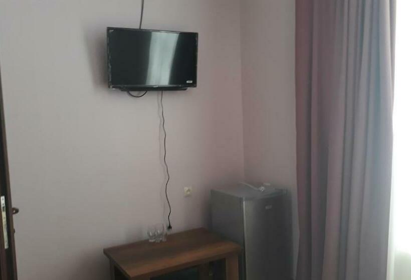 اتاق لوکس, Chabarukhi