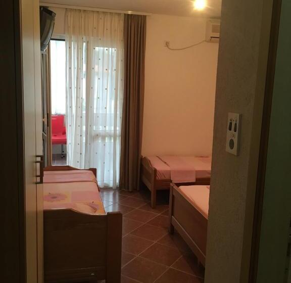 اتاق استاندارد چهار تخته, Apartmani Vuković