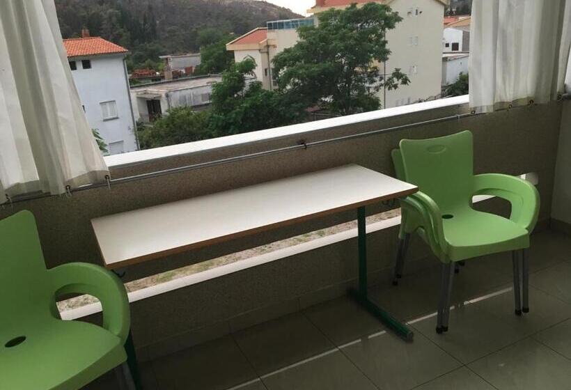 اتاق استاندارد چهار تخته, Apartmani Vuković