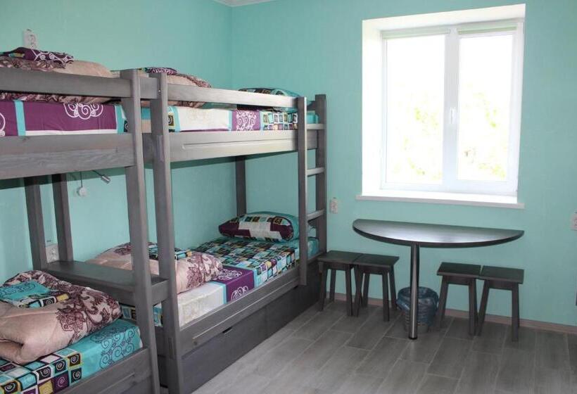 ルームシェアのワンベッド, мини отель,хостел кенгуру