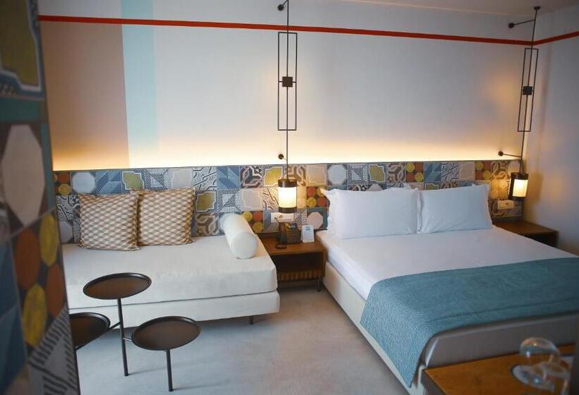 海景豪华三人间, Folie Marine Beach Hotel Club