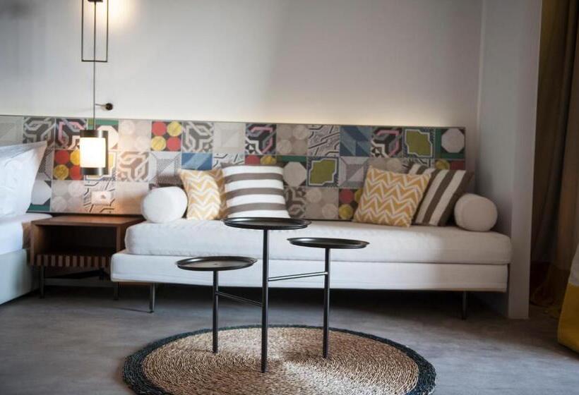 Трехместный Номер Deluxe Вид на Море, Folie Marine Beach Hotel Club