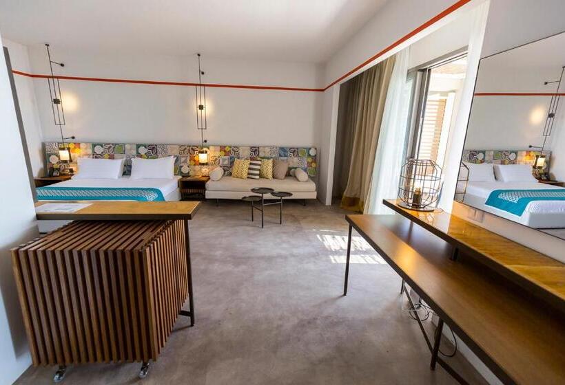 Трехместный Номер Deluxe Вид на Море, Folie Marine Beach Hotel Club