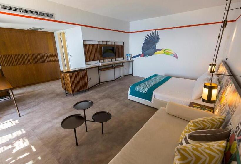 Трехместный Номер Deluxe Вид на Море, Folie Marine Beach Hotel Club