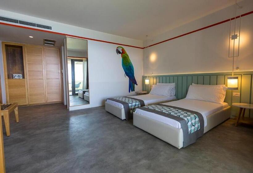 Люкс с Бассейном, Folie Marine Beach Hotel Club