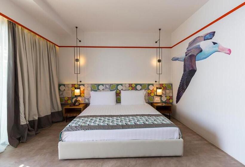 جناح مزود بحمام سباحة, Folie Marine Beach Hotel Club