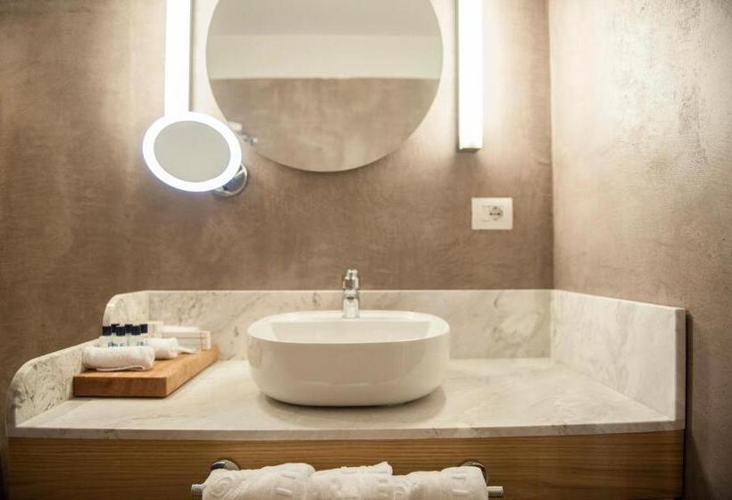 Полулюкс с Бассейном, Folie Marine Beach Hotel Club