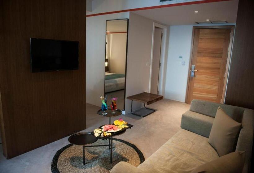 Полулюкс с Бассейном, Folie Marine Beach Hotel Club