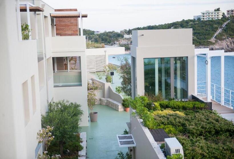 Трехместный Номер Deluxe Вид на Море, Folie Marine Beach Hotel Club