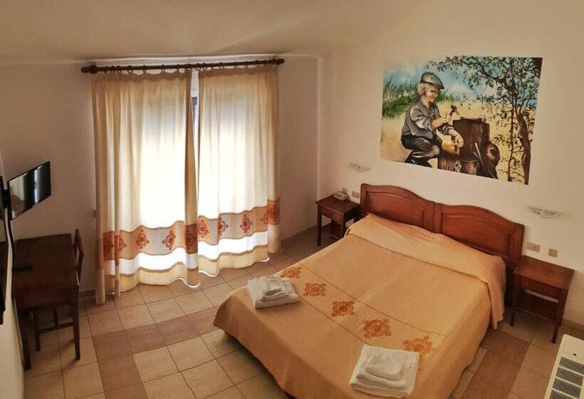 חדר לארבעה סטנדרטי עם נוף לגינה, Belvedere Tonara