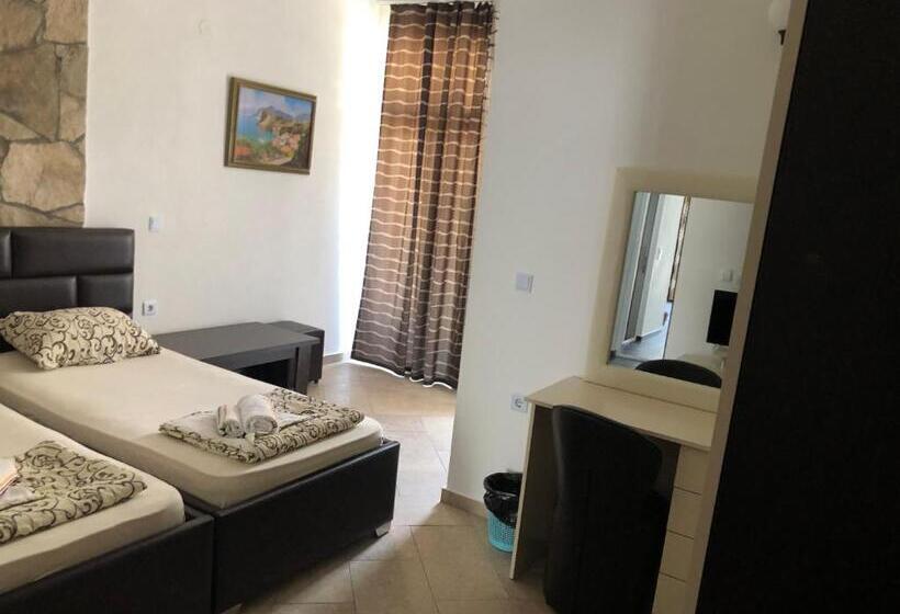 اتاق استاندارد با چشمانداز باغ, Novalic