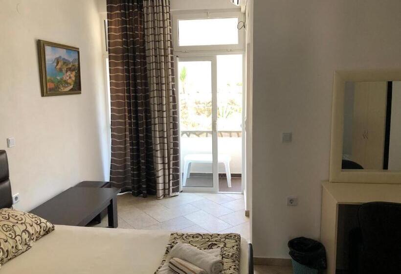 اتاق استاندارد با چشمانداز باغ, Novalic