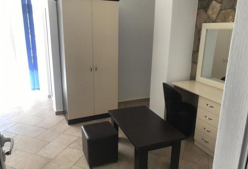 اتاق استاندارد با چشمانداز باغ, Novalic