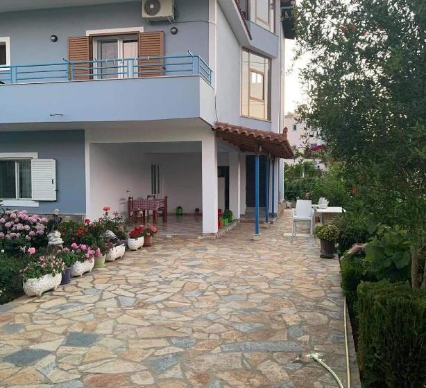 اتاق استاندارد سه تخته با بالکن, Vila Elite